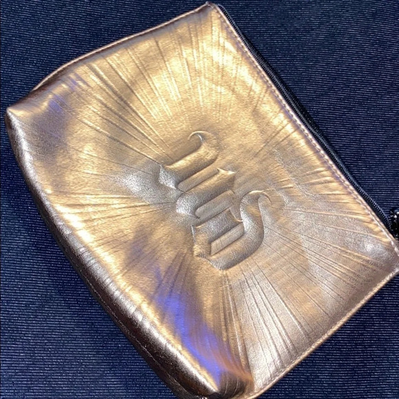 Urban  decay metallic gold makeup bag - Picture 5 of 12